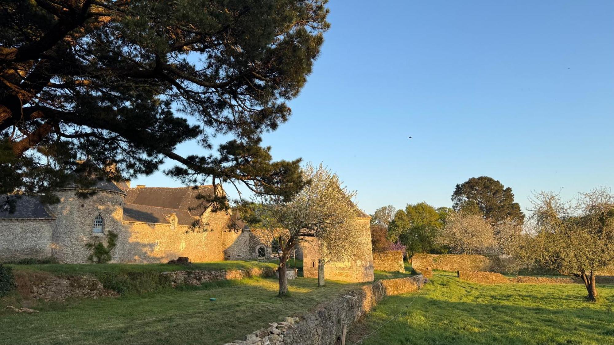 Gite De Couple Cosy Avec Vue Sur Chateau Tremohar - Golfe Du Morbihan, 20 Min De Vannes Berric Екстериор снимка